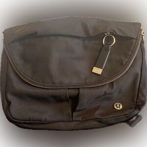 Lululemon crossbody festival bag 5L